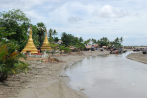 La campagna birmana vista dalla strada