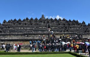 Primo impatto con il tempio di Borobudur