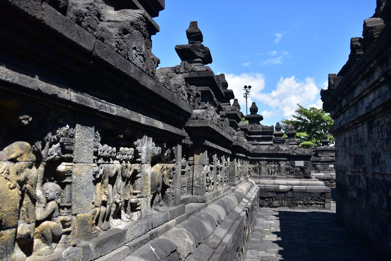 I bassorilievi del tempio di Borobudur