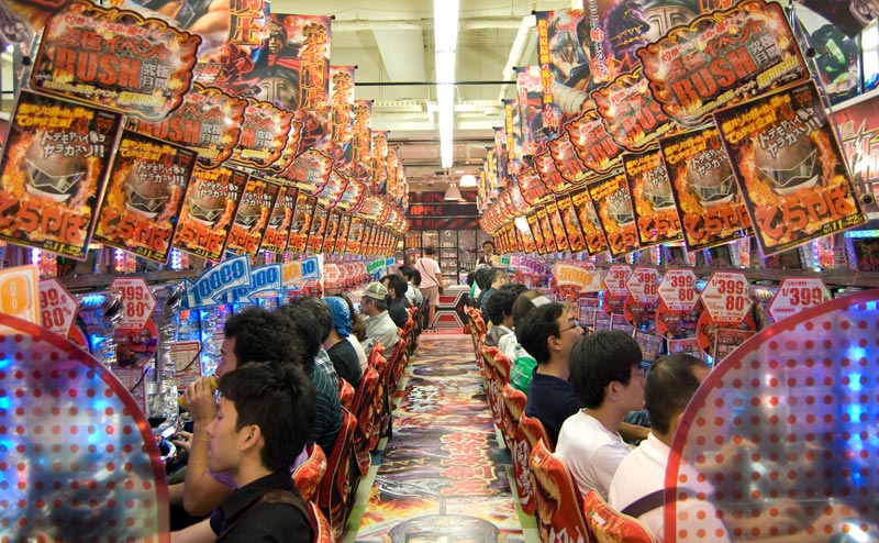 Una sala di pachinko ad Akihabara