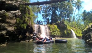 Le cascate, tappa finale del tubing sul fiume Oya