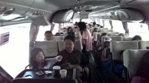 L'autobus che collega Shangri-La e Lijiang