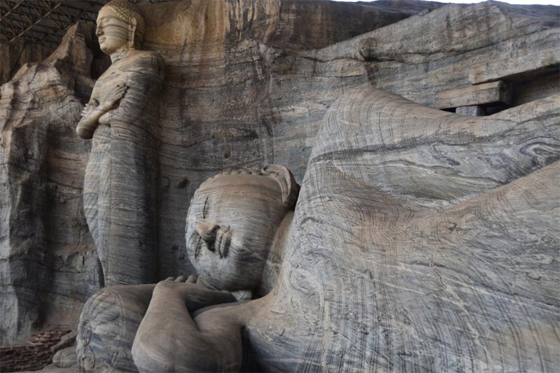Buddha rupestri Gal Vihara