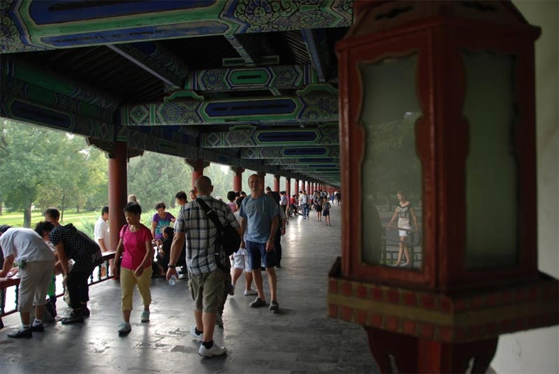 Un ampio portico all'iterno del parco del Tempio del Cielo