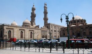 La moschea di al-Azhar vista dal mercato